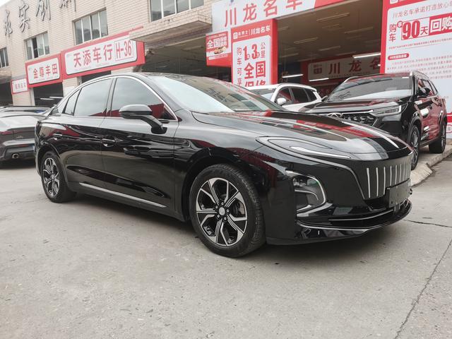 Hongqi E-QM5