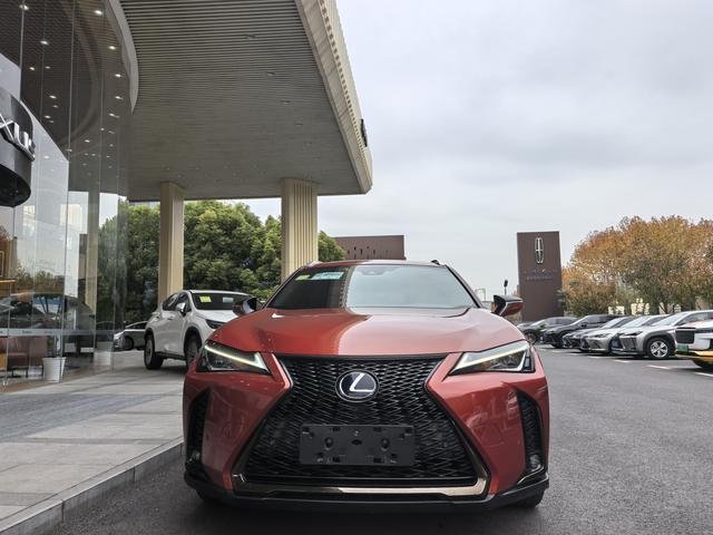 Lexus UX