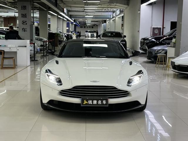 Aston Martin DB11