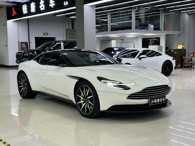 Aston Martin DB11