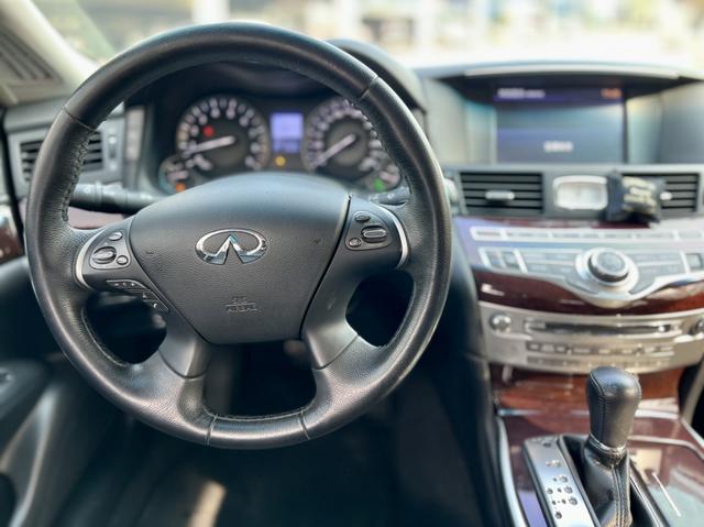 Infiniti Q70