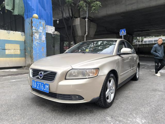 Volvo S40