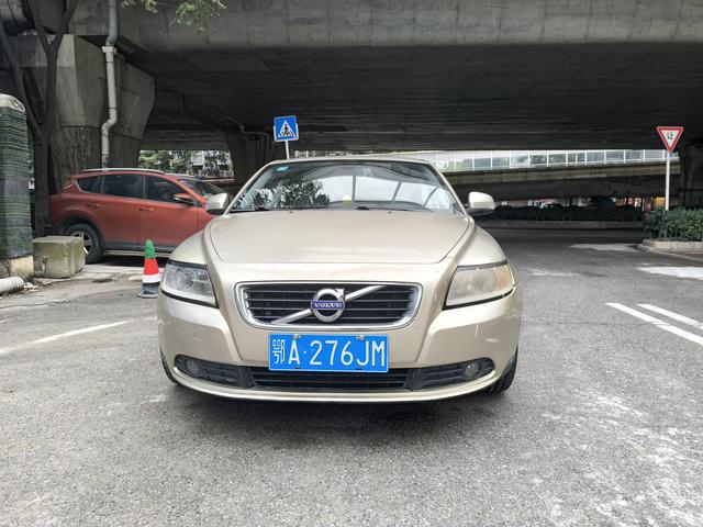 Volvo S40