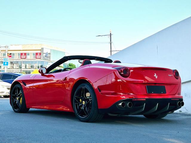 Ferrari California T