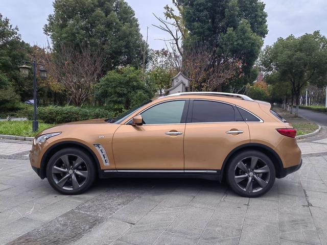 Infiniti FX