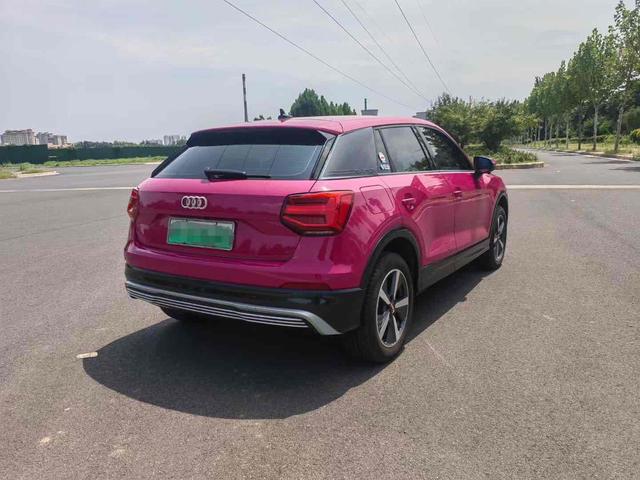 Audi Q2L e-tron