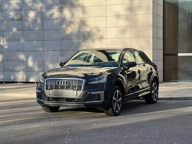 Audi Q2L e-tron