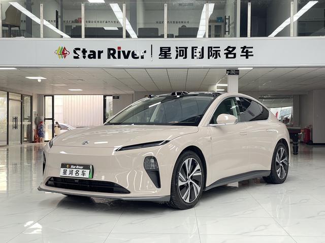 NIO ET5