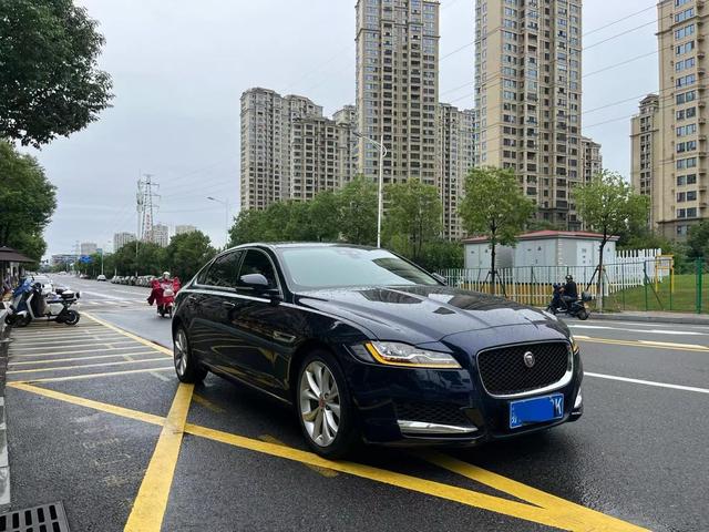 Jaguar XFL