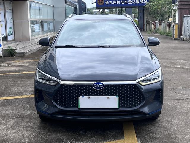 BYD e2