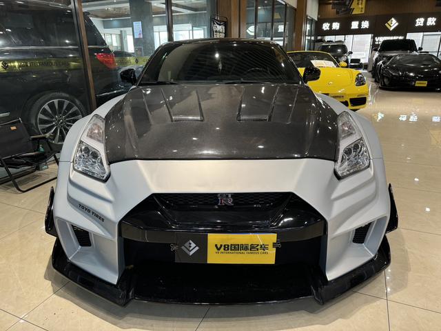 Nissan GT-R