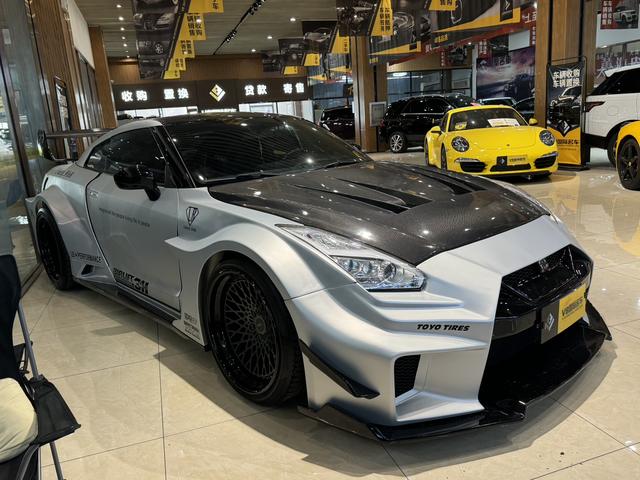 Nissan GT-R