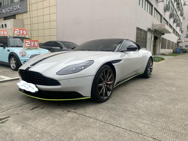 Aston Martin DB11