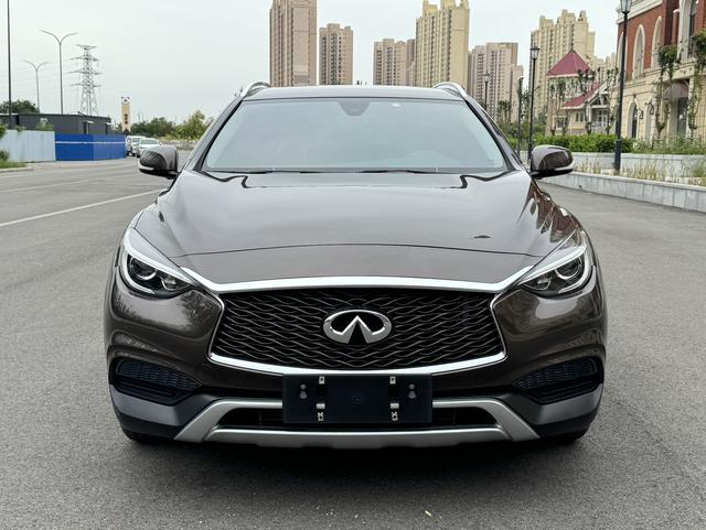 Infiniti QX30