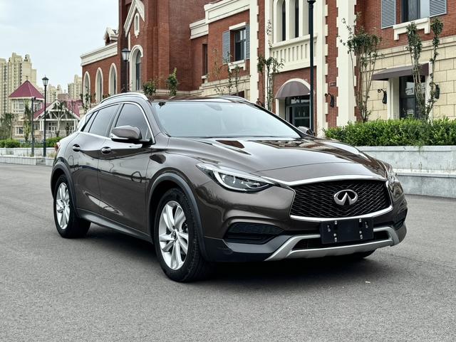 Infiniti QX30