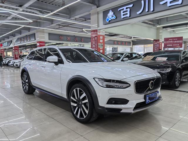 Volvo V90