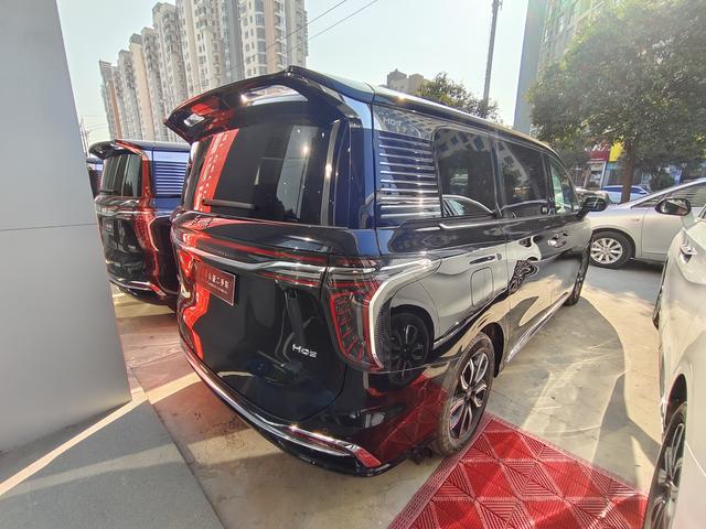 Hongqi HQ9