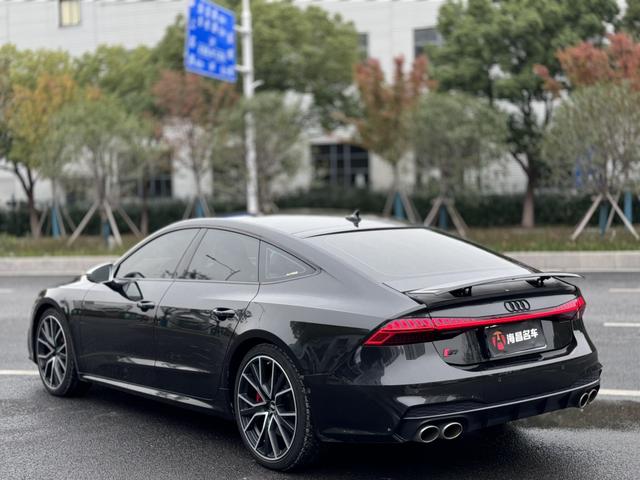 Audi S7