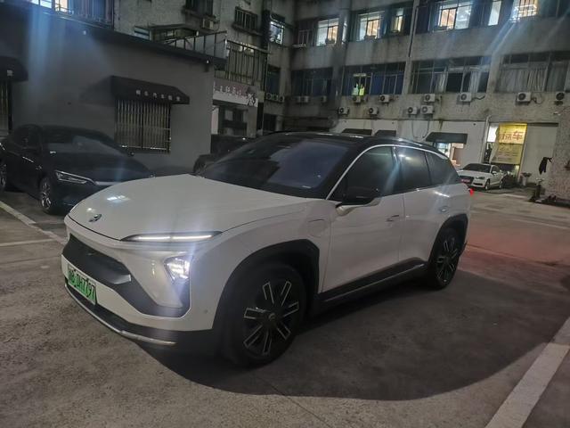 NIO ES6