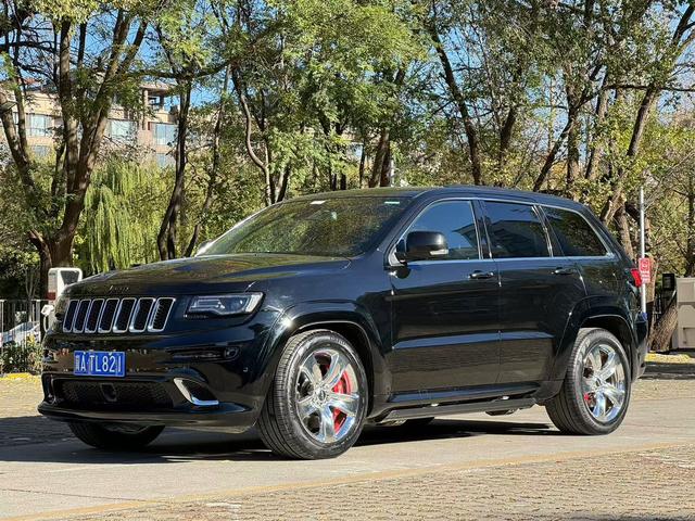 Jeep Grand Cherokee SRT