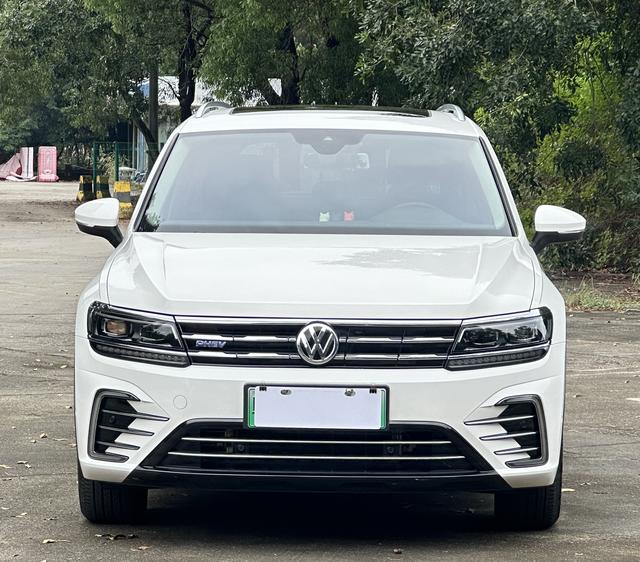 Volkswagen Tiguan L PHEV