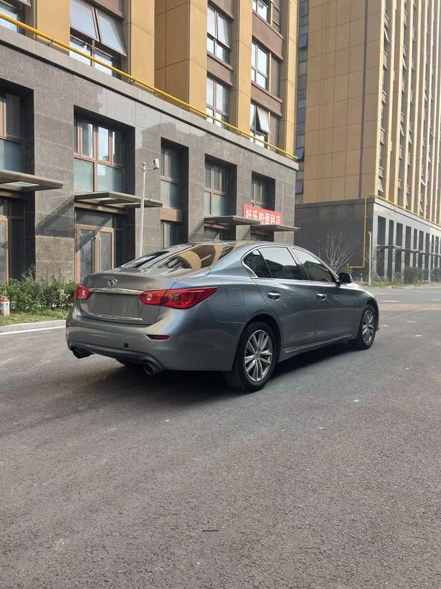 Infiniti Q50L