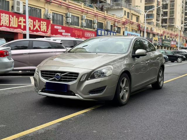 Volvo S60 (imported)