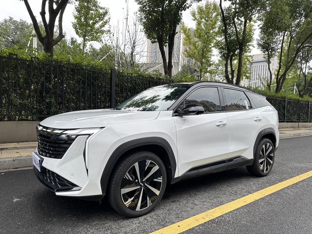 Geely Atlas L