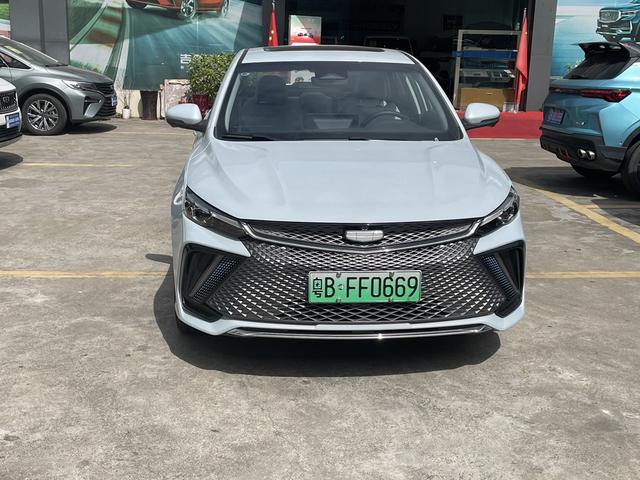 Geely Emgrand L HiP