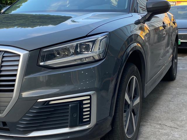 Audi Q2L e-tron