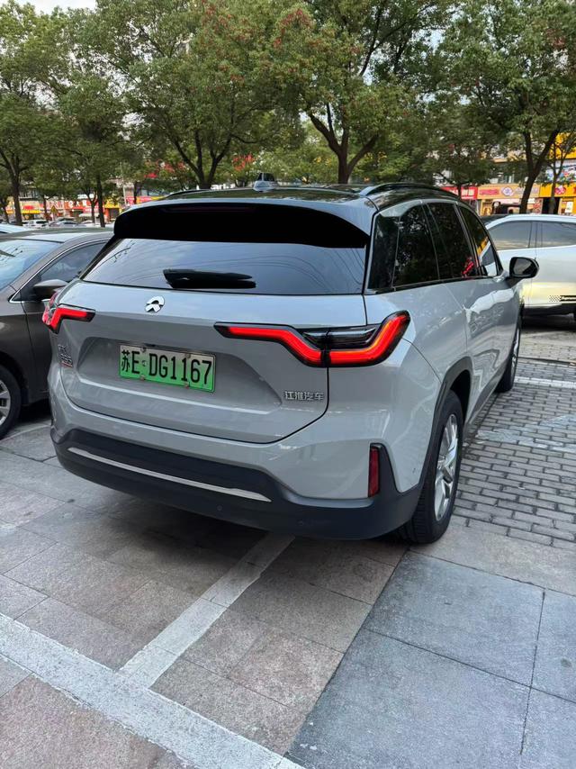 NIO ES6