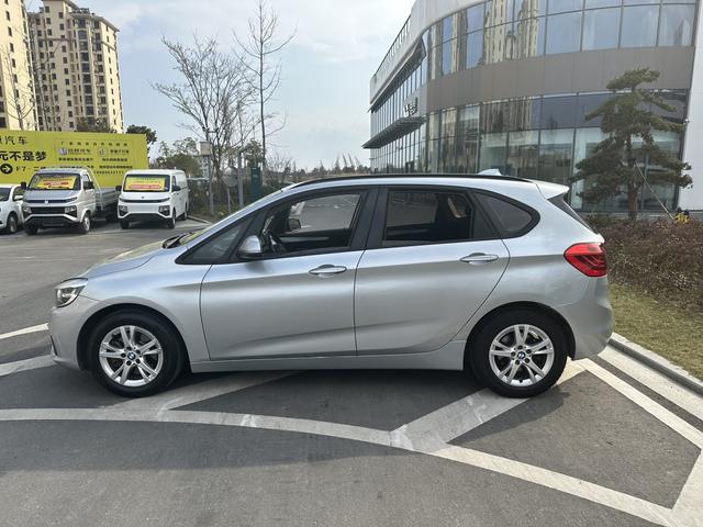 BMW 2 series station wagon (imported)