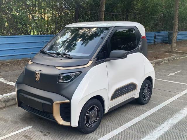 Baojun E200