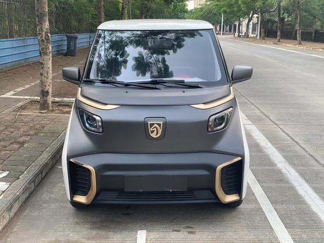 Baojun E200