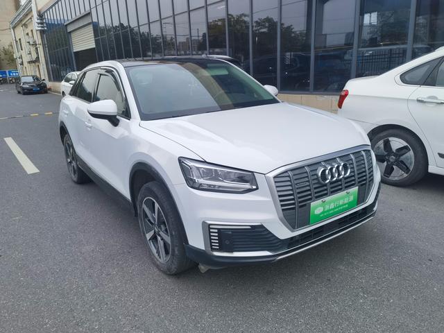 Audi Q2L e-tron