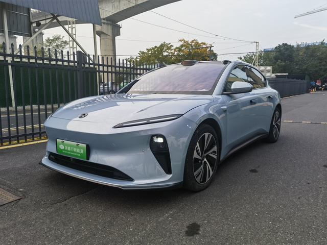 NIO ET5