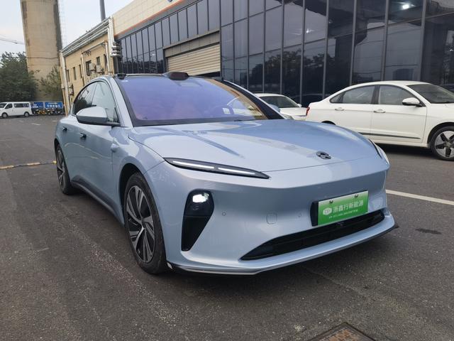 NIO ET5