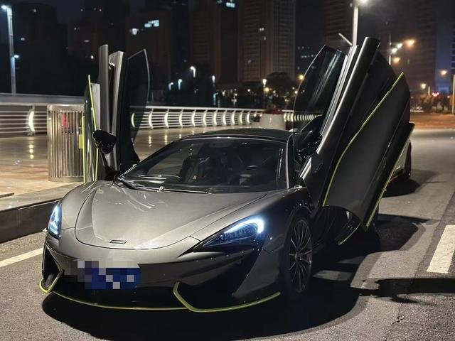 McLaren 570GT