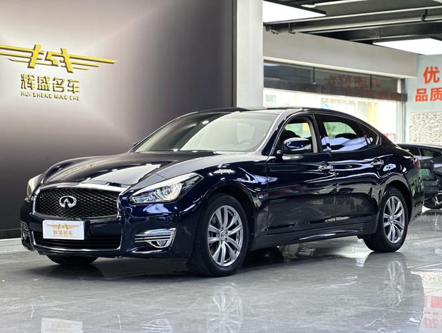 Infiniti Q70