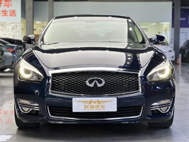 Infiniti Q70