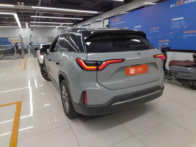 NIO ES6