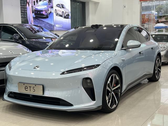 NIO ET5