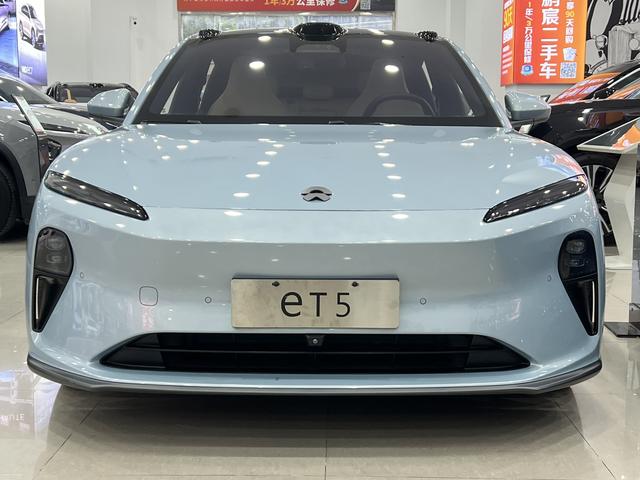 NIO ET5