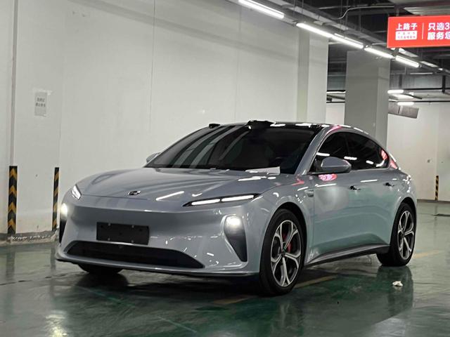 NIO ET5