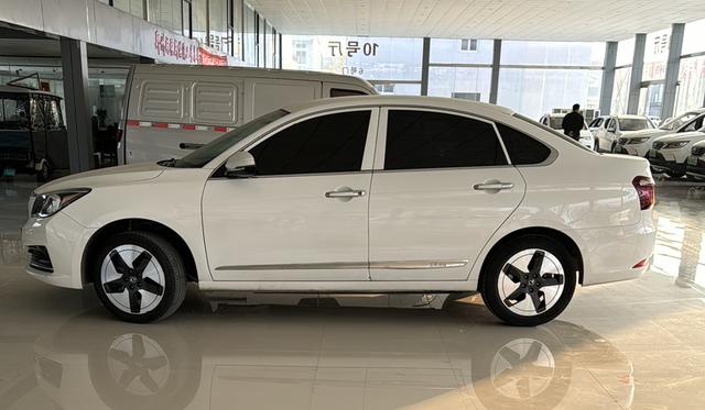 Dongfeng Fengshen E70