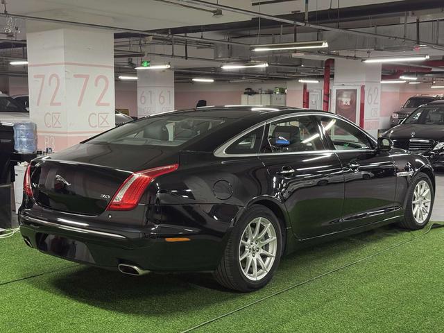 Jaguar XJ