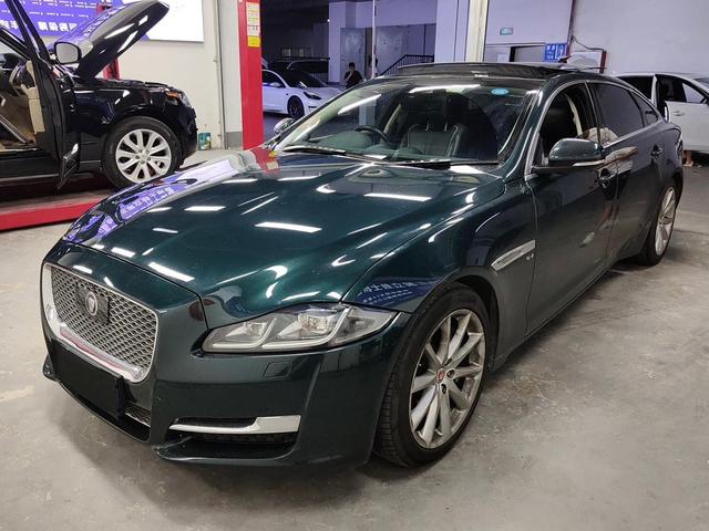 Jaguar XJ