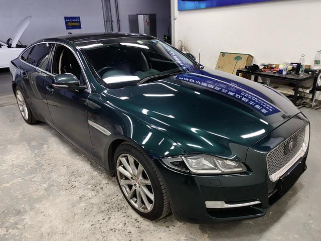 Jaguar XJ