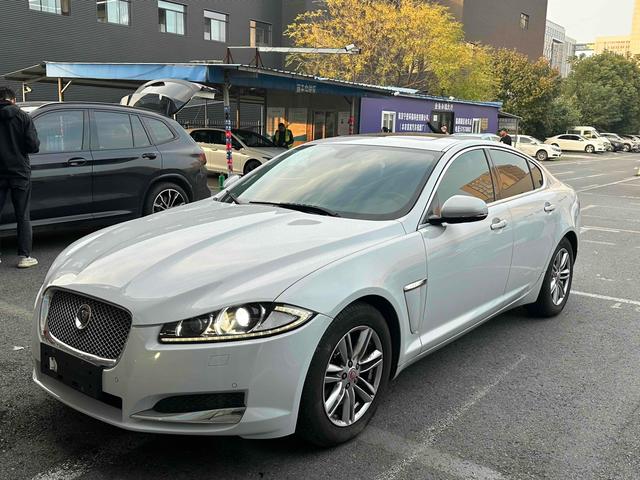 Jaguar XF