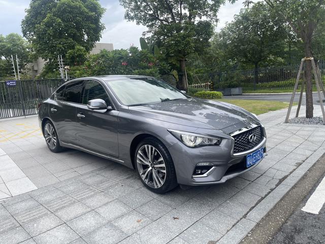 Infiniti Q50L